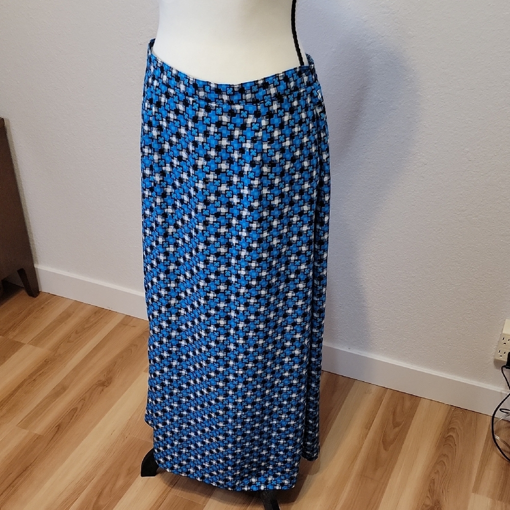 Sag Harbor Blue Geometric Long  Women's Skirt With Back Slit Sz Lg